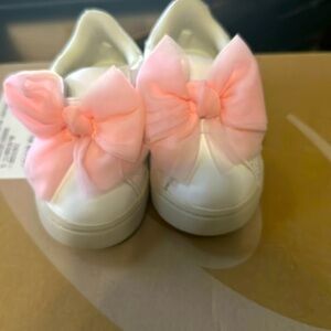 Wonder nation white sneakers with pink bows